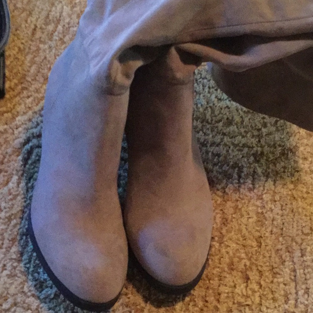 Old navy suede boots